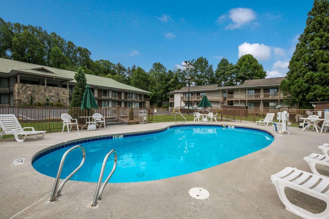 Quality Inn & Suites Mt Chalet Clayton Extérieur photo