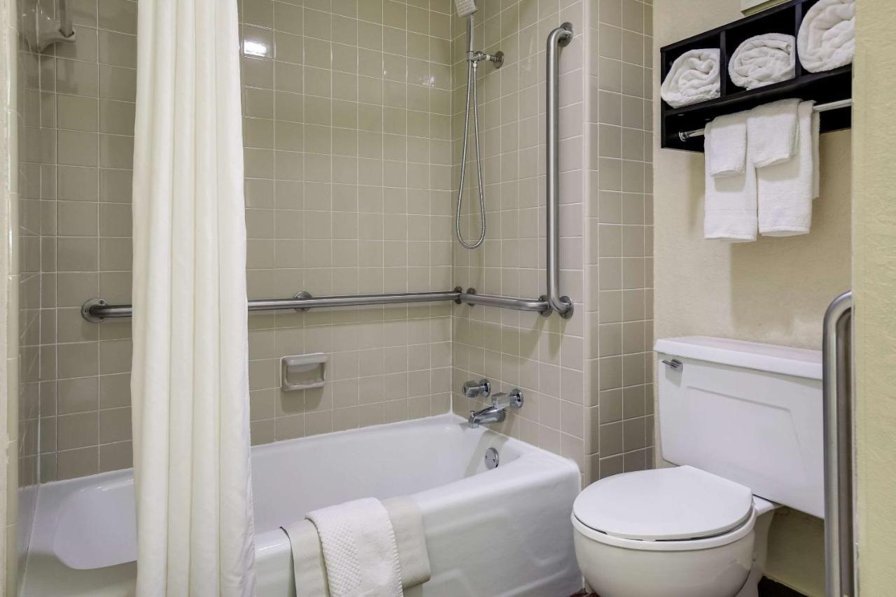 Quality Inn & Suites Mt Chalet Clayton Extérieur photo