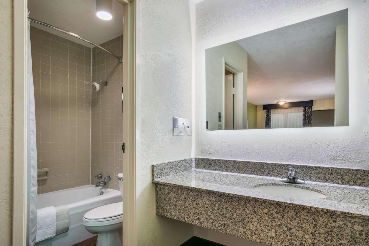 Quality Inn & Suites Mt Chalet Clayton Extérieur photo